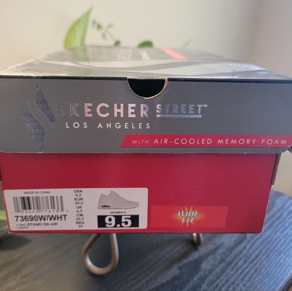 Like New Women's Skechers Street Uno Stand On Air White Sneakers - 9.5 Wide - Picture 14 of 14